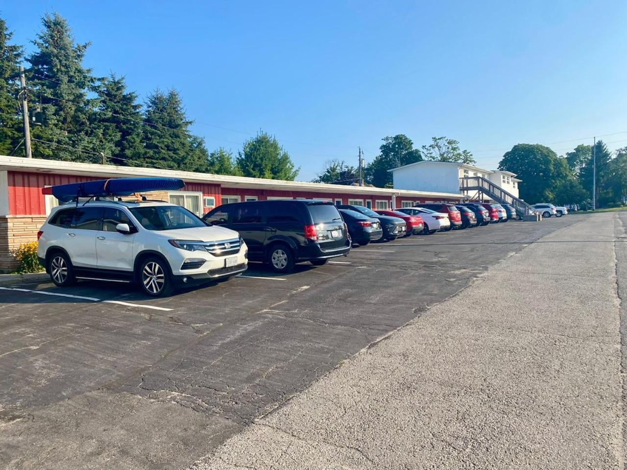 Maple Leaf Inn & Suites Kincardine Εξωτερικό φωτογραφία